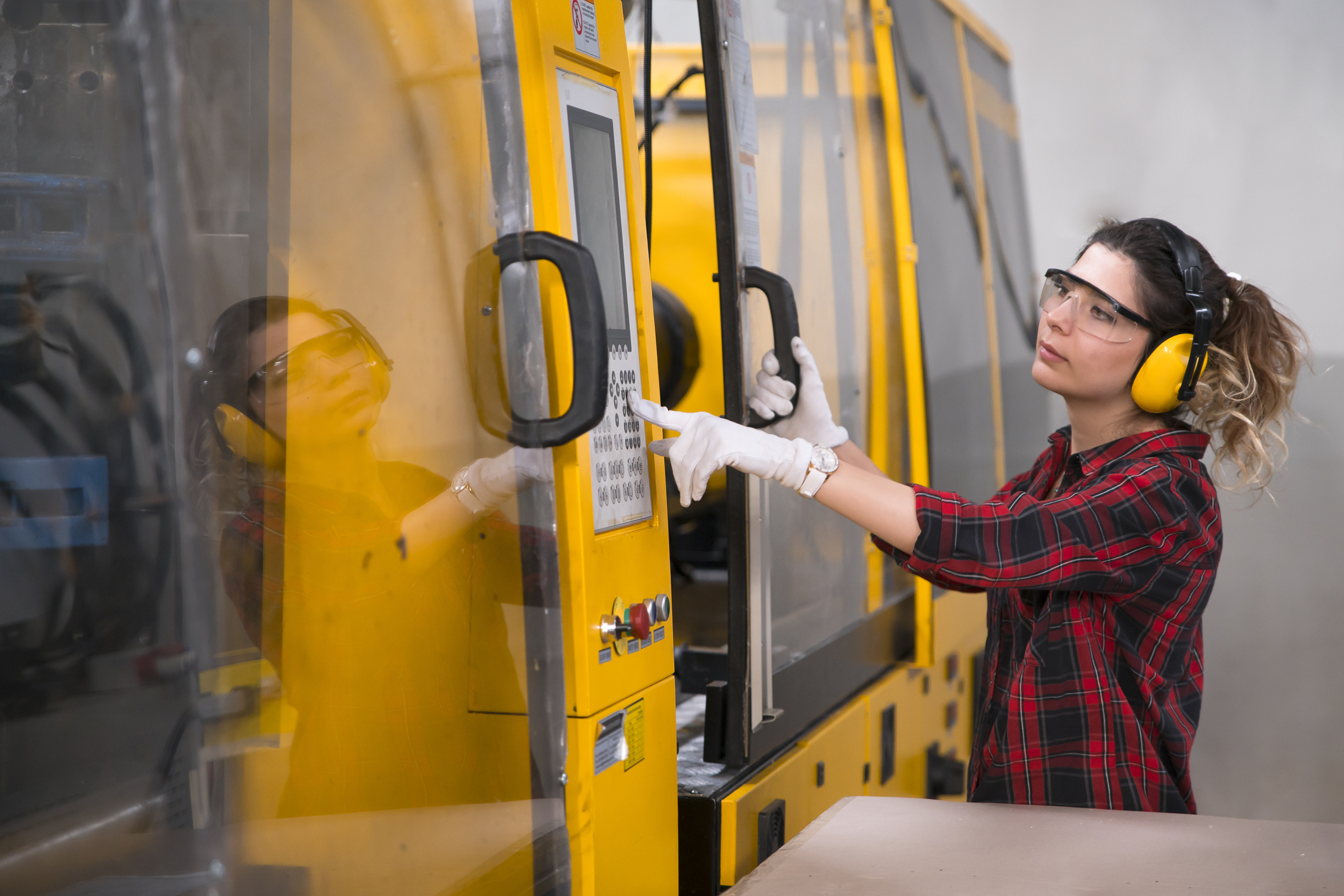 young mechanical engineer L’industrie française doit composer avec trois grandes tendances