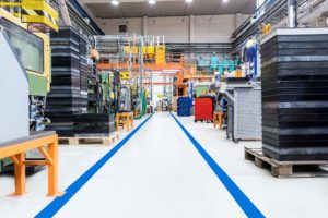 Première usine : entre succès et défis pour les startups