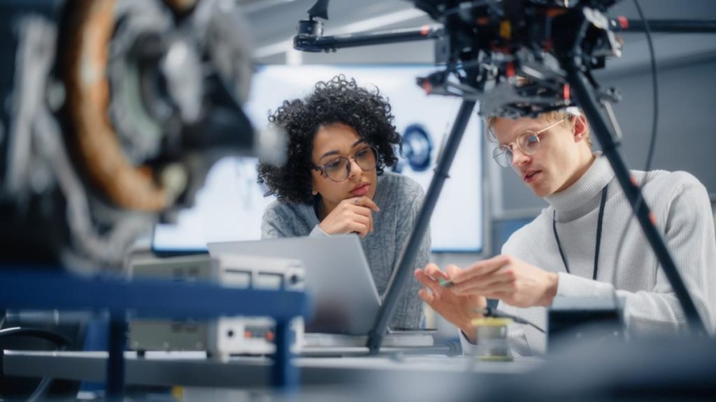 Première Usine : neuf lauréats pour relancer l’industrie française
